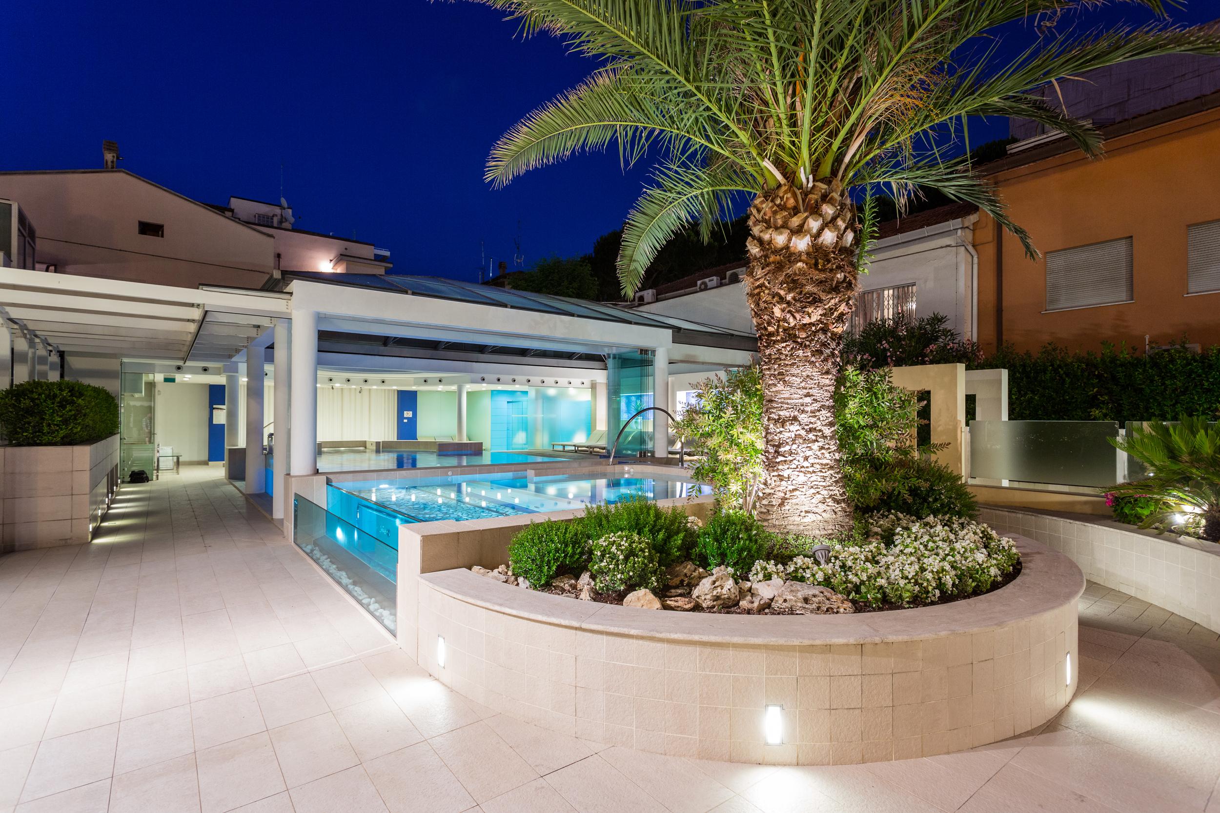 Hotel Luna Riccione E Aqua Spa Only Adults +12 Bagian luar foto
