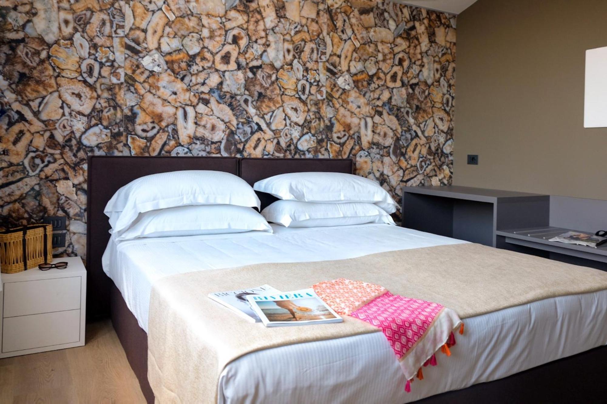 Hotel Luna Riccione E Aqua Spa Only Adults +12 Bagian luar foto