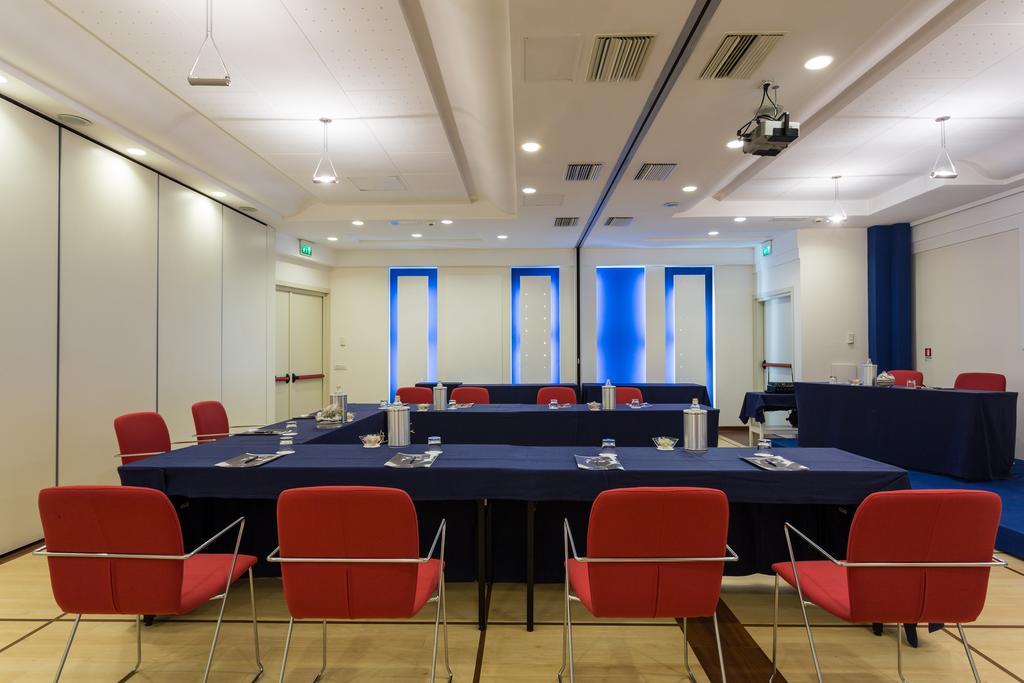 Hotel Luna Riccione E Aqua Spa Only Adults +12 Bagian luar foto