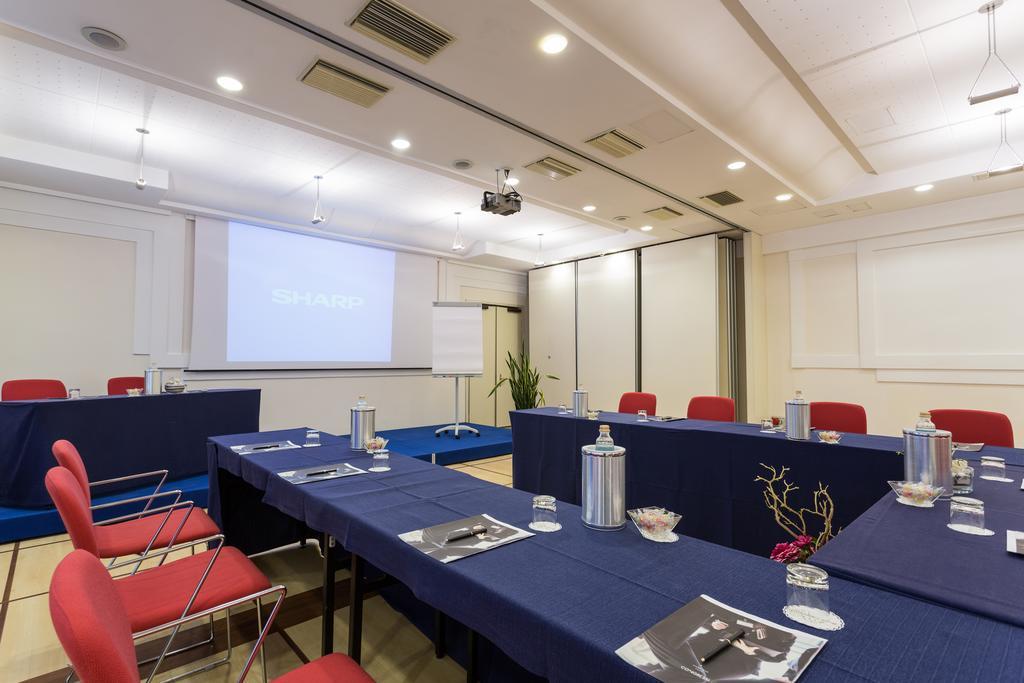 Hotel Luna Riccione E Aqua Spa Only Adults +12 Bagian luar foto