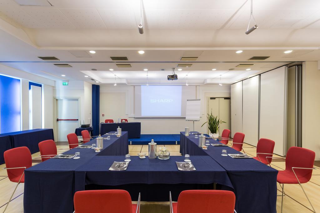 Hotel Luna Riccione E Aqua Spa Only Adults +12 Bagian luar foto