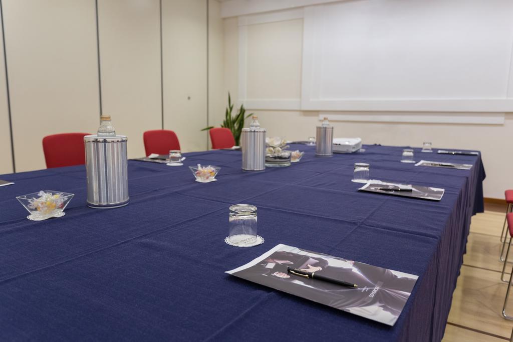 Hotel Luna Riccione E Aqua Spa Only Adults +12 Bagian luar foto