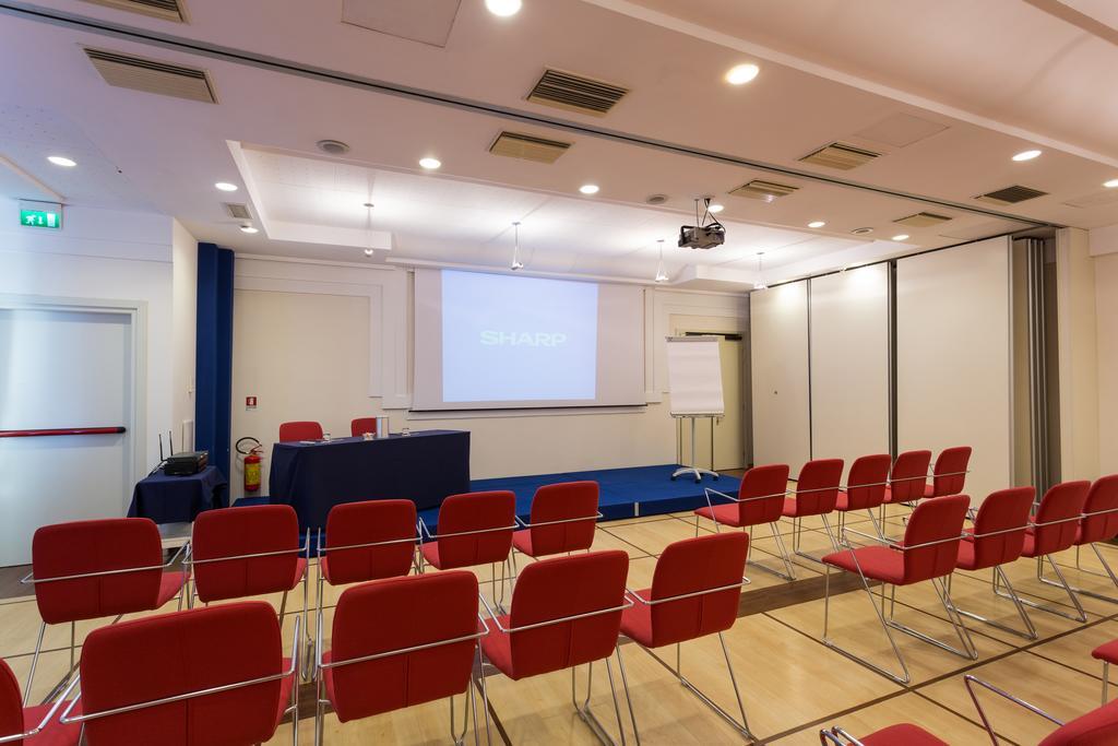 Hotel Luna Riccione E Aqua Spa Only Adults +12 Bagian luar foto