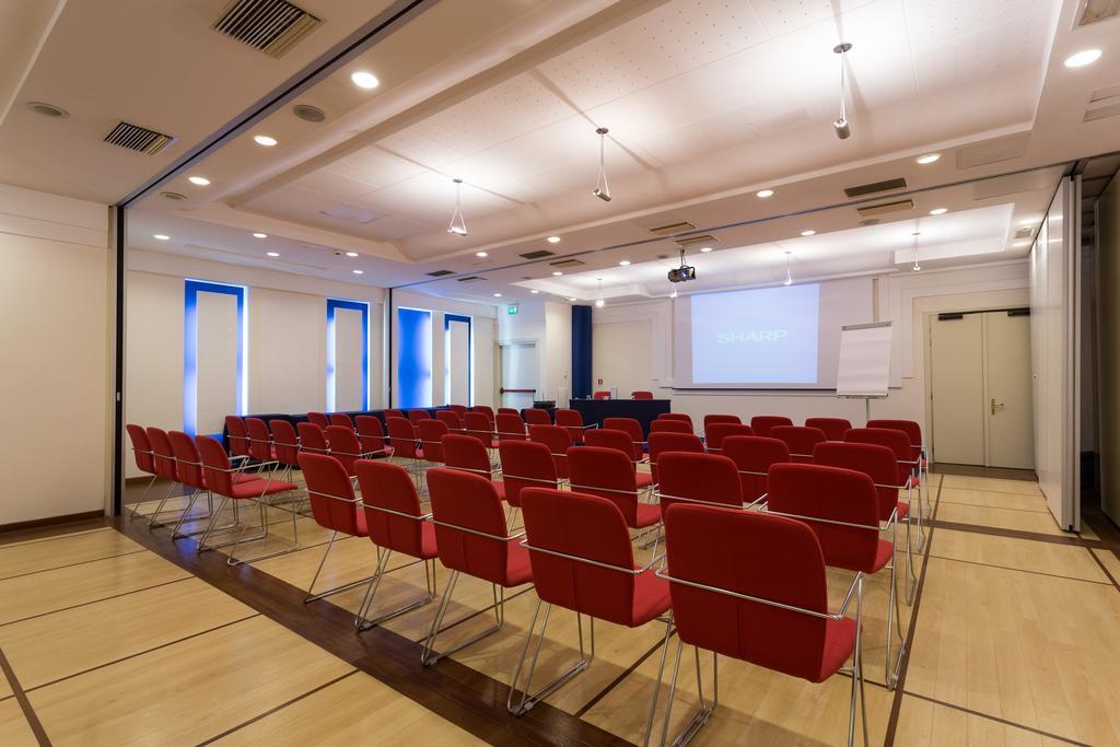 Hotel Luna Riccione E Aqua Spa Only Adults +12 Bagian luar foto
