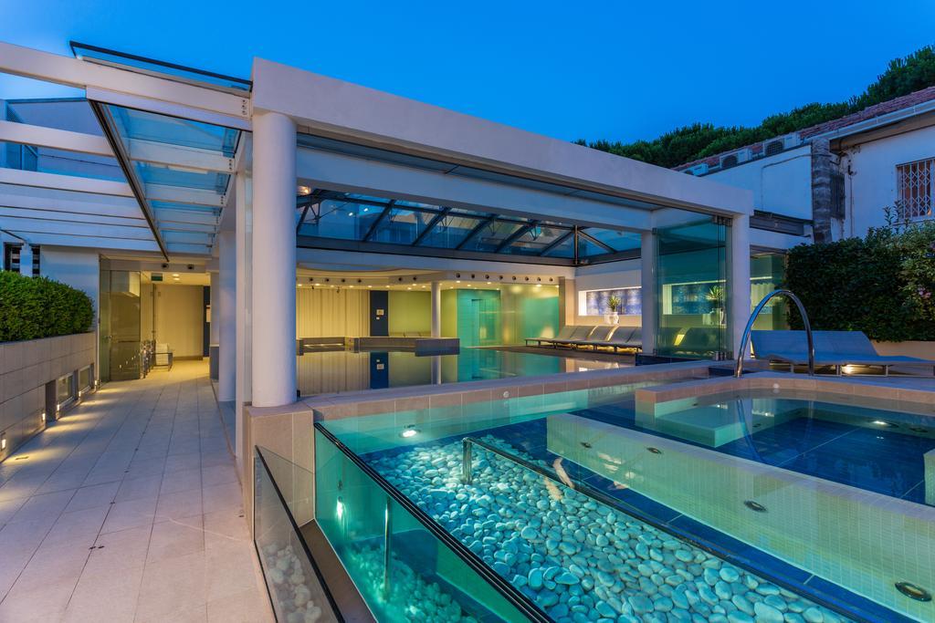 Hotel Luna Riccione E Aqua Spa Only Adults +12 Bagian luar foto