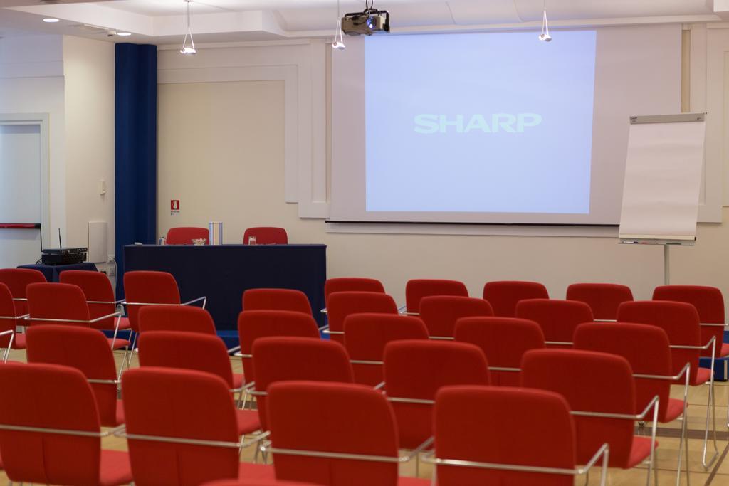 Hotel Luna Riccione E Aqua Spa Only Adults +12 Bagian luar foto
