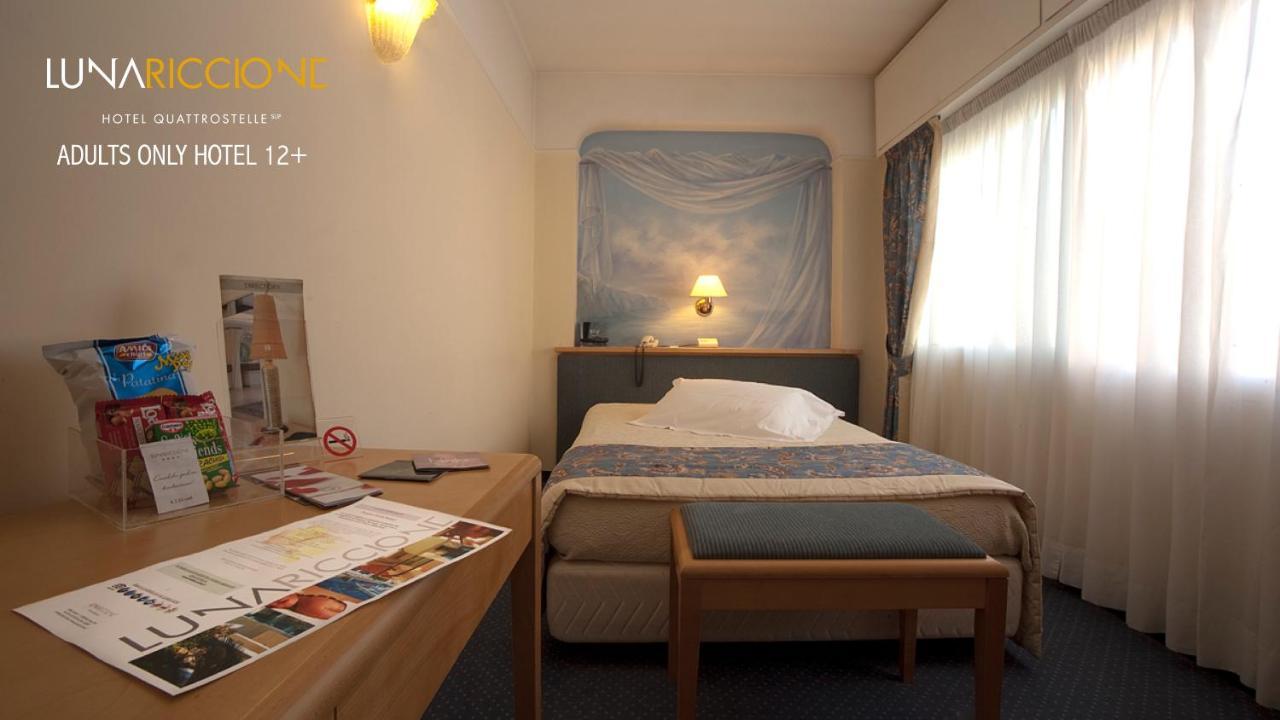 Hotel Luna Riccione E Aqua Spa Only Adults +12 Bagian luar foto