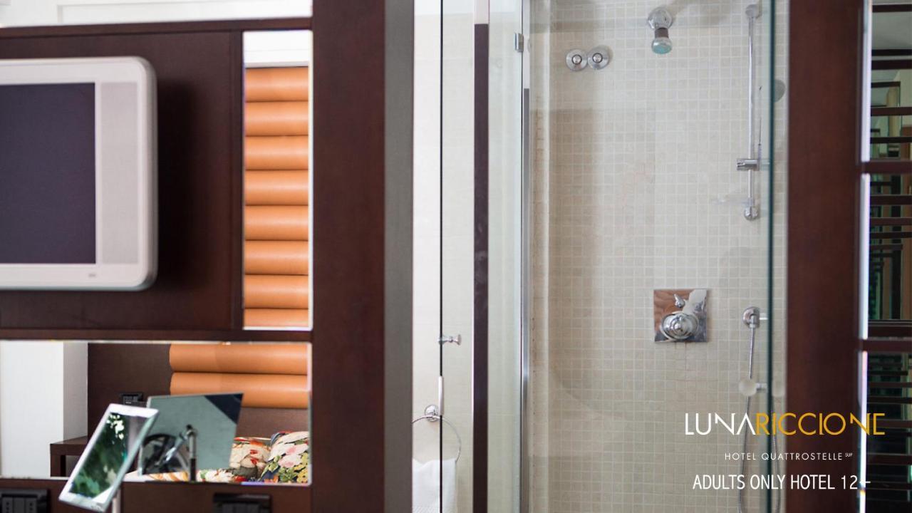 Hotel Luna Riccione E Aqua Spa Only Adults +12 Bagian luar foto